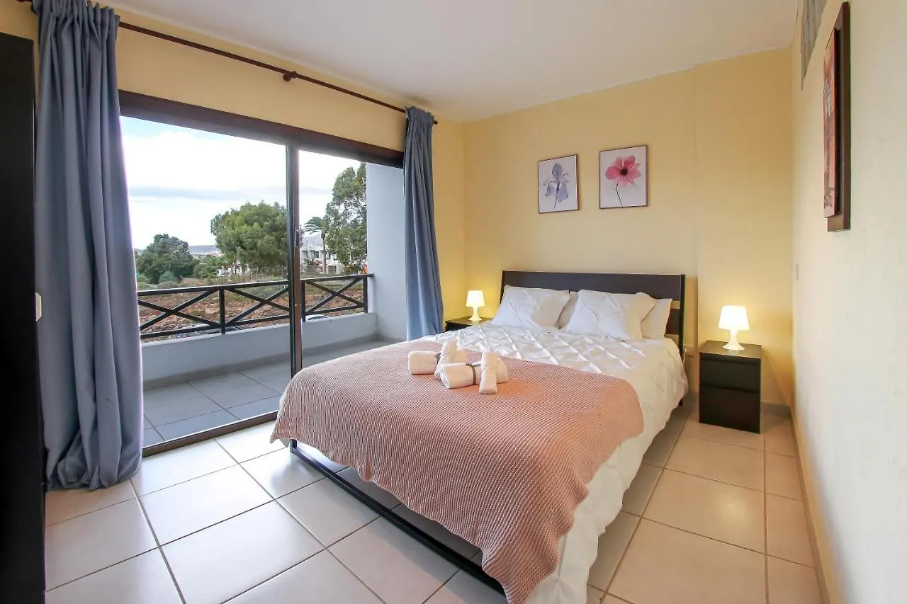 Nice 2 Bedroom Flat With Big Pools And Big Terrace Parque Don Jose, 313 Costa Del Silencio Vakantiehuis